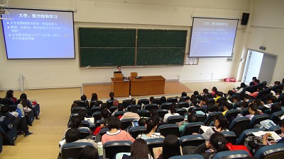 taptap点点官方网站新生入学教育系列活动之充分利用学校资源