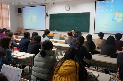 taptap点点官方网站举办人文社科类项目申报专题讲座